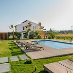 Ali Baba Ciftligi B&B 알라카티