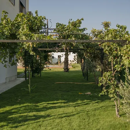 Ali Baba Ciftligi Bed & Breakfast Alaçatı